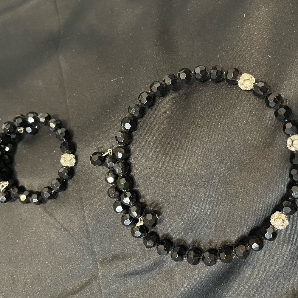 Chic Black Beaded Jewelry Set with Gold Accents